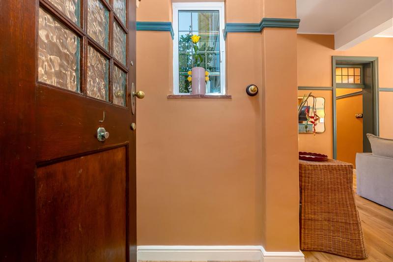 To Let 2 Bedroom Property for Rent in Sea Point Western Cape